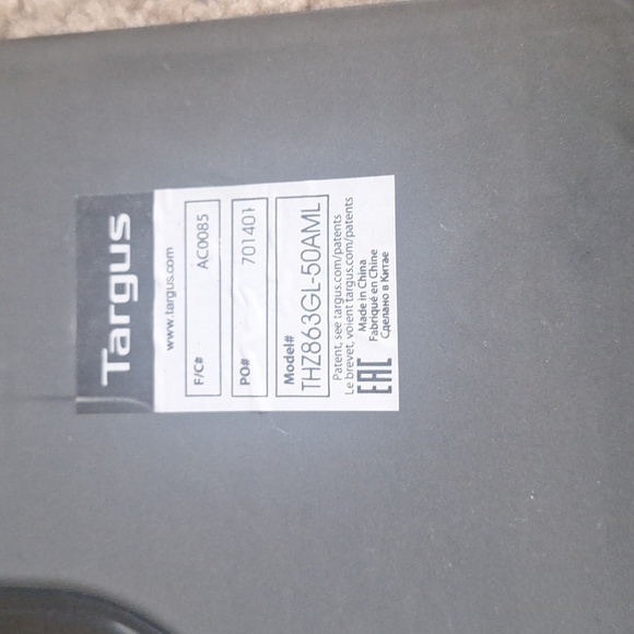 iPad Accessories Bundle -Targus Case, Roo Strap And iPad Empty Box - Picture 6 of 12